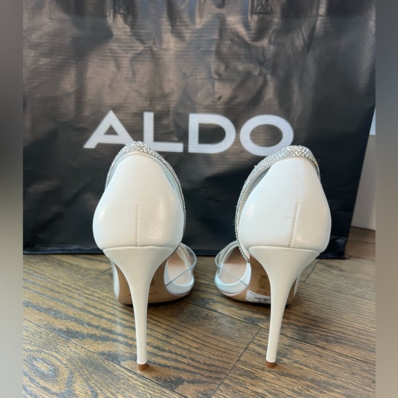 Aldo white heels the size is EUR 36, US 6 . Never wear it - Picture 4 of 7
